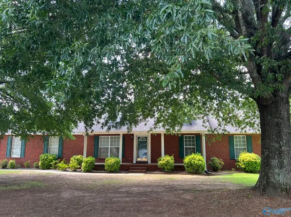 1802 Lillian Dr, Athens, AL 35611