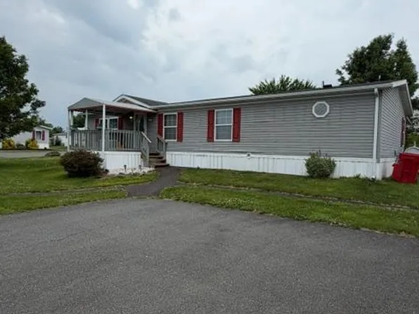 500 Caravelle Ln, Reading, PA 19606