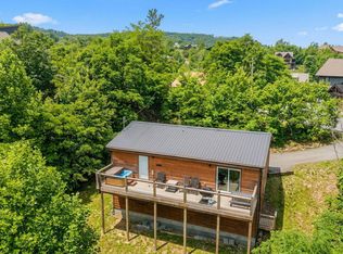 628 Pinecrest Dr, Gatlinburg, TN 37738