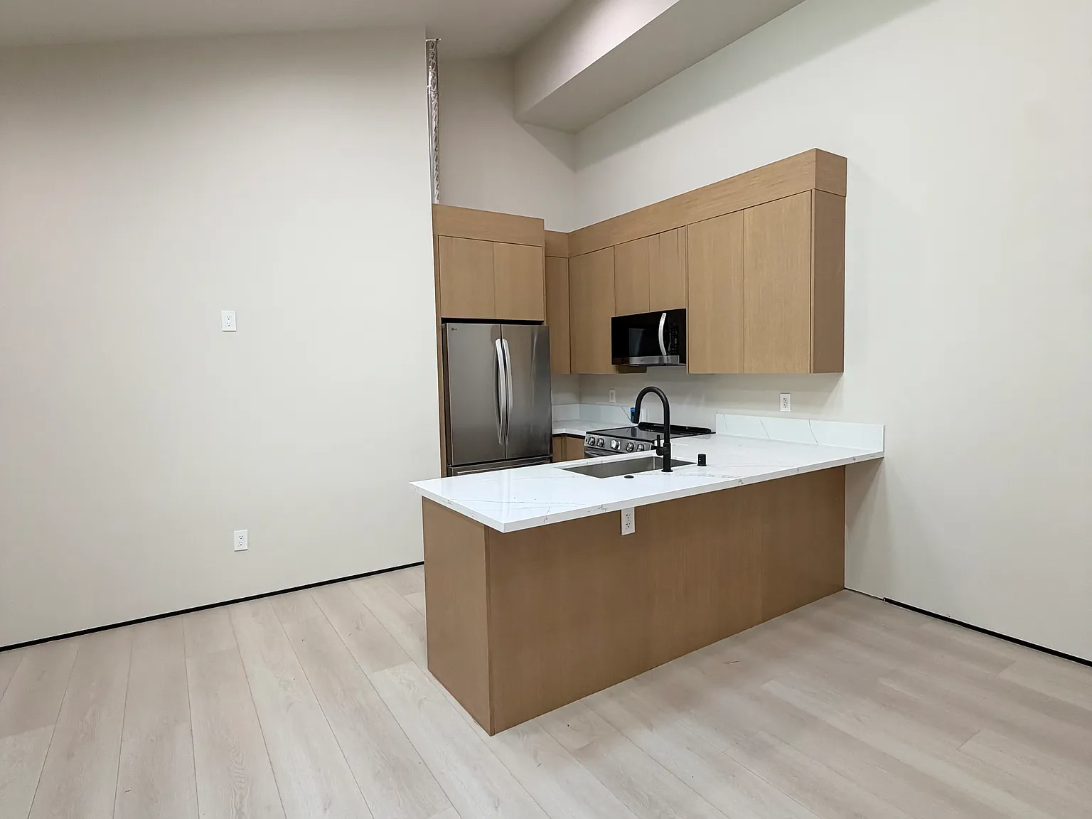 2 bed, $3,750 — Photo 2