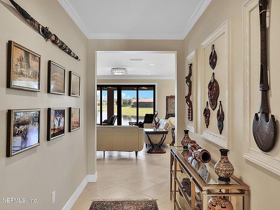 4th image of 55 Lantern Oak Ln