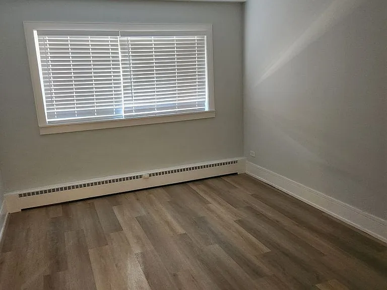 402 Franklin Ave — Photo 7