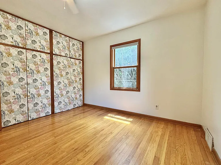 222 S Midvale Blvd — Photo 31
