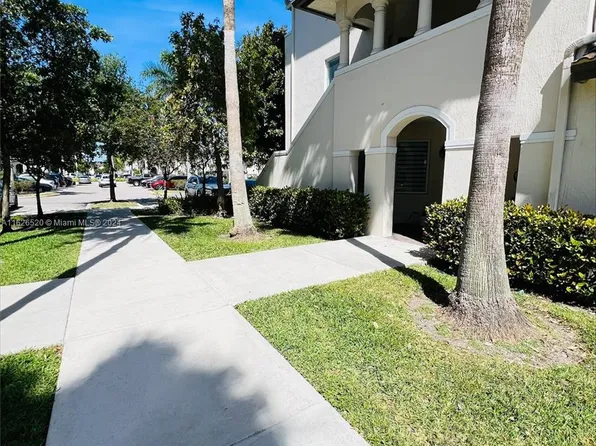 11403 NW 89th St APT 111, Doral, FL 33178