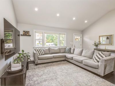 1692 Feureisen Avenue, Bohemia, NY, 11716