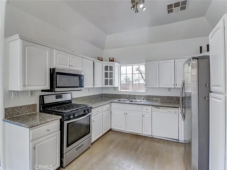 3207 Kenneth Dr — Photo 6