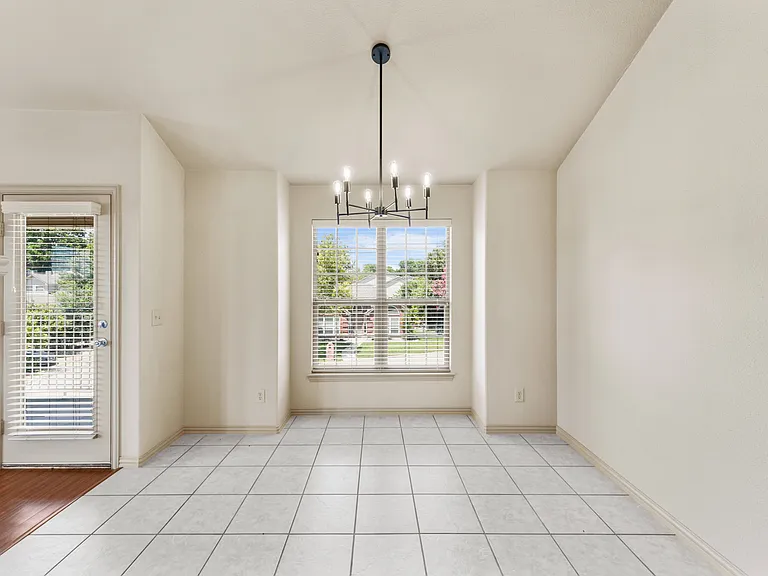 511 Mariner Dr — Photo 16