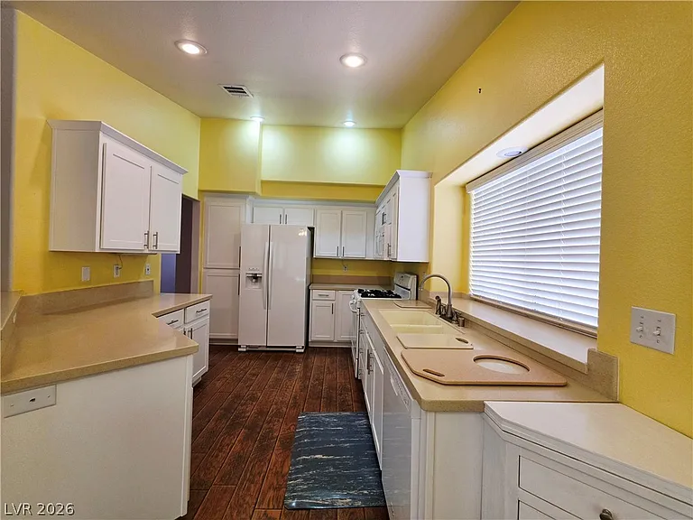 8213 Arch Bay Ln — Photo 9