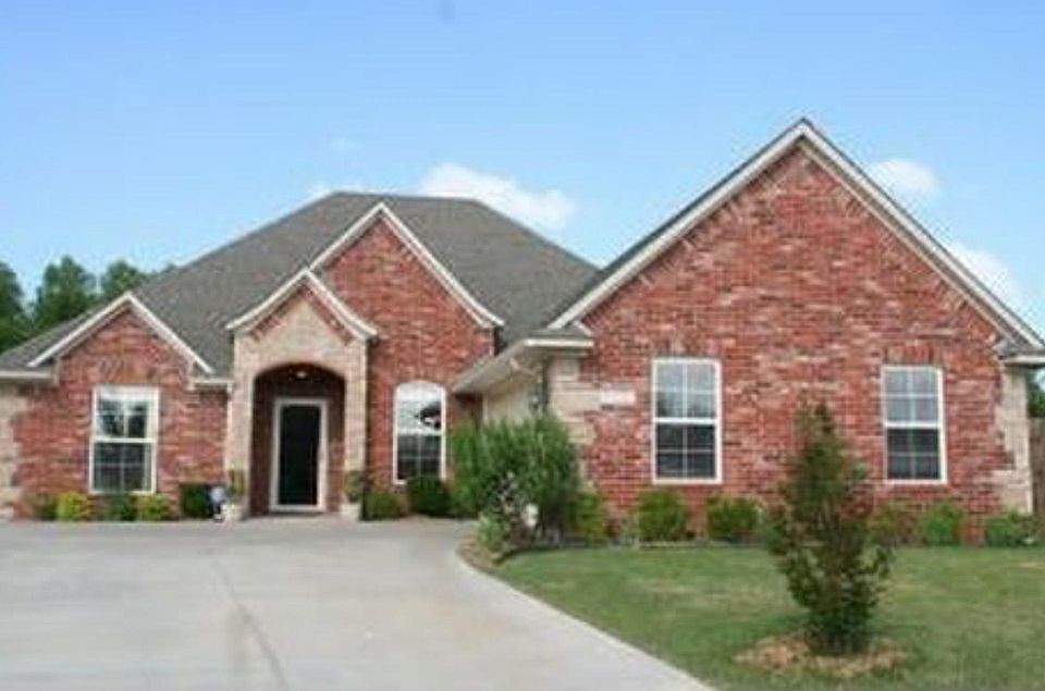 1st image of 2542 N Surtees Pl