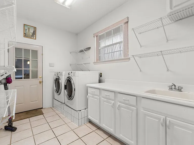 8432 Millstream Dr — Photo 40