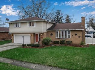 24 Willow Dr, West Seneca, NY 14224
