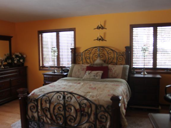 5th image of 494 Summerhaven Dr N