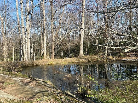 4th image of 2047 Todd Rd