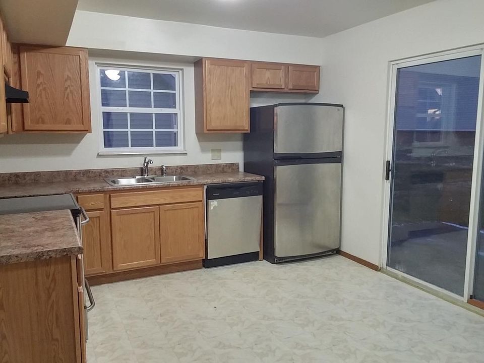 2nd image of 109 Long Acre Dr #111