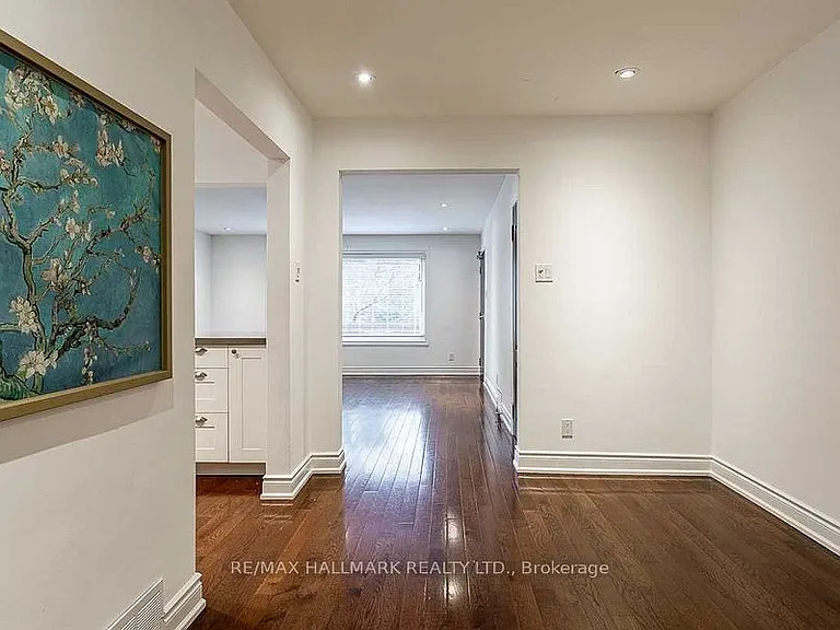 25 Love Cres — Photo 11