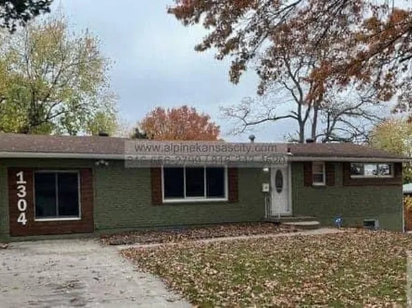 1304 NE 68th Ter, Gladstone, MO 64118