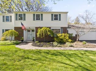8 Cranston Rd, Pittsford, NY 14534