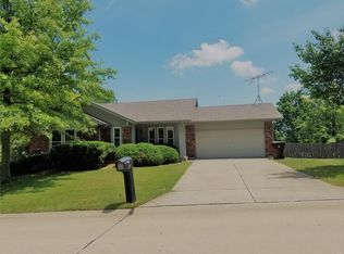 1182 Summerwood Dr, Saint Peters, MO 63376