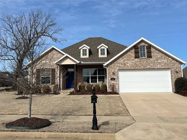 4800 W Crossvine Dr, Fayetteville, AR 72704