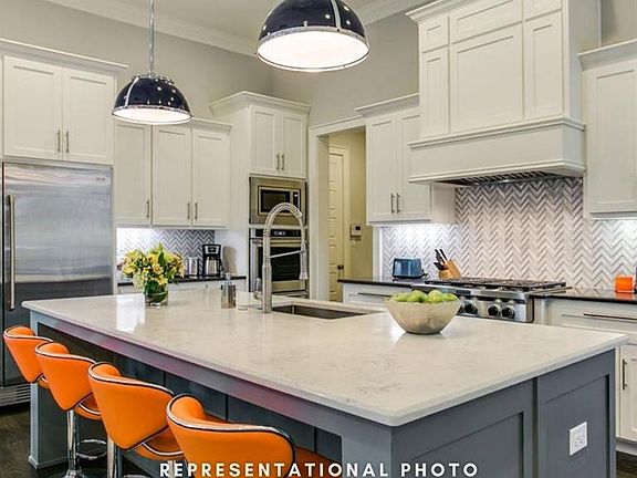 4th image of 10 Mimosa Dr