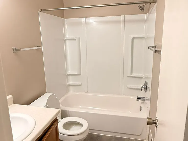 Southdale Square Apartments — Photo 124