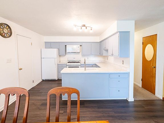 4th image of 251 Belmont Ave