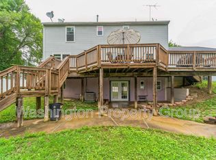 19562 Ridge Heights Dr, Gaithersburg, MD 20879