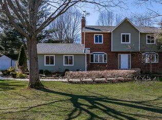 17070 Auburn Rd, Chagrin Falls, OH 44023