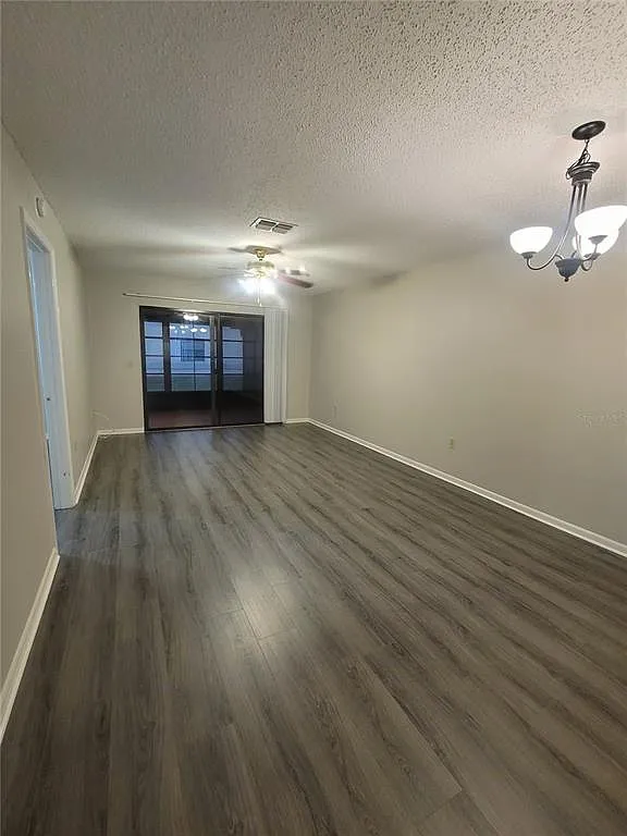 2 bed, 2.0 bath, 959 sqft, $1,475 — Photo 4