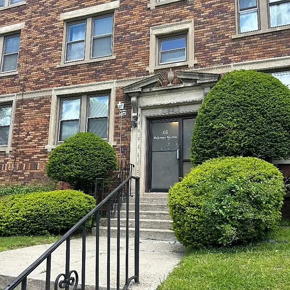65 Belmont Ave #4L — Photo 1