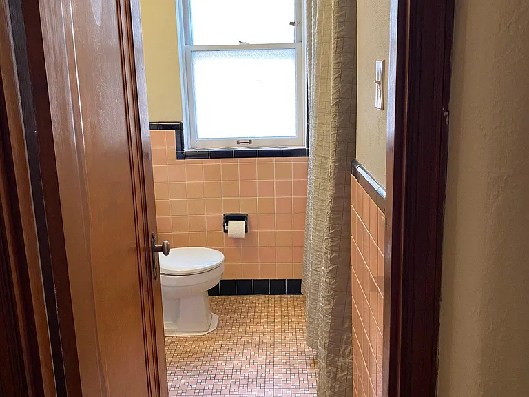 5024 Jamieson Ave #1N — Photo 6