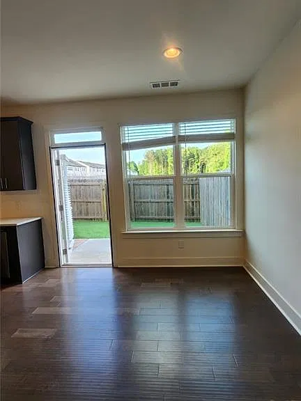 300 Auburn Valley Way — Photo 3