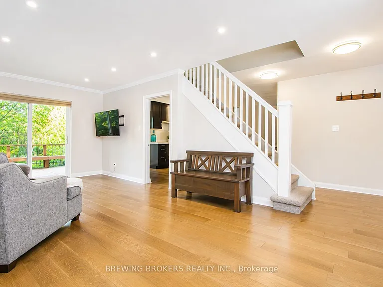 1299 Stavebank Rd — Photo 4