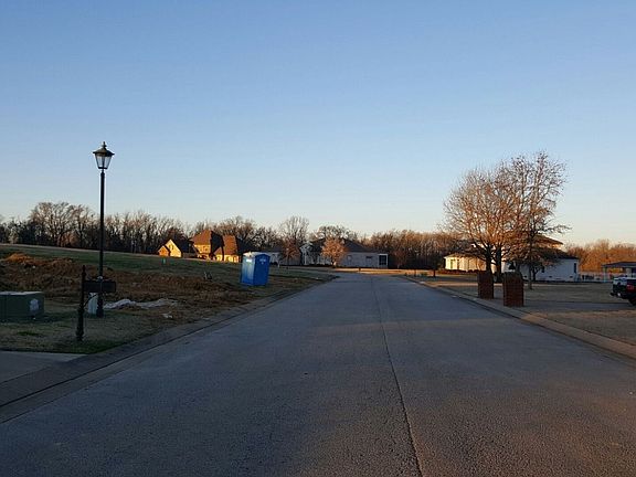 4th image of 175 Country Lake Cir