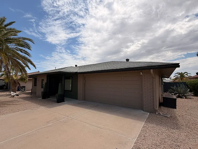 13139 W Seville Dr — Photo 3