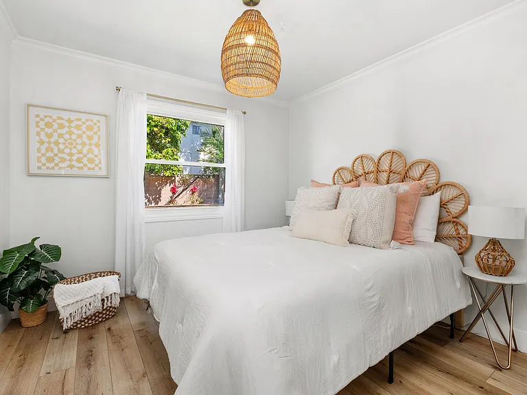 16002 Warren Ln — Photo 17