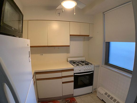 5th image of 61-25 97th St 14-floor 14C