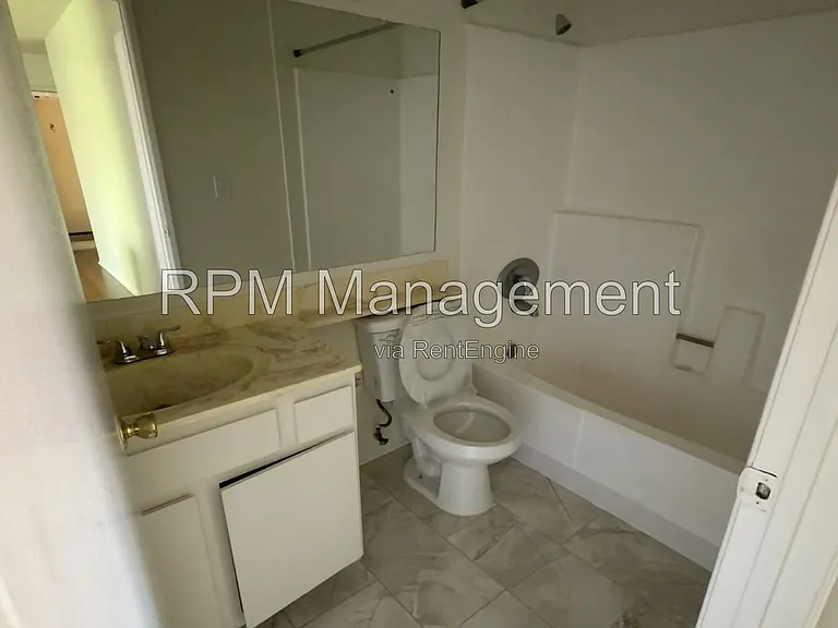 6920 Simpson Ave #6 — Photo 9