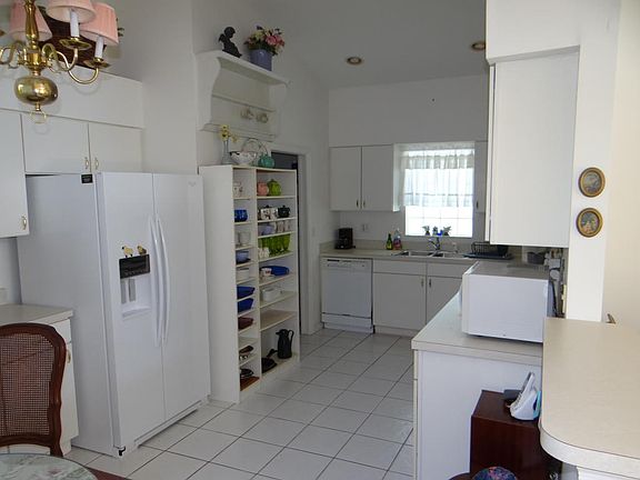5th image of 179 Saratoga Blvd E