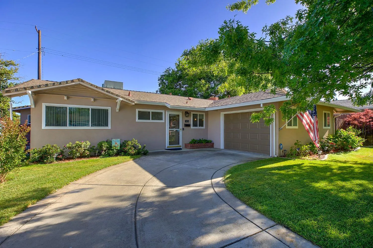7452 Brook Dale Dr photo 1