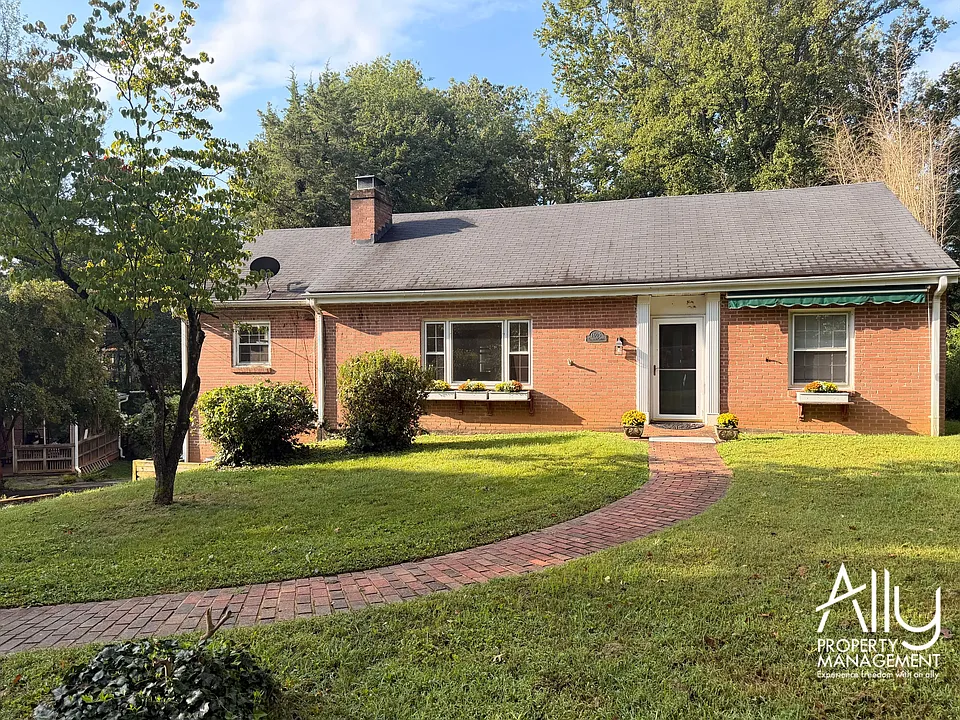 1605 Cambridge Cir