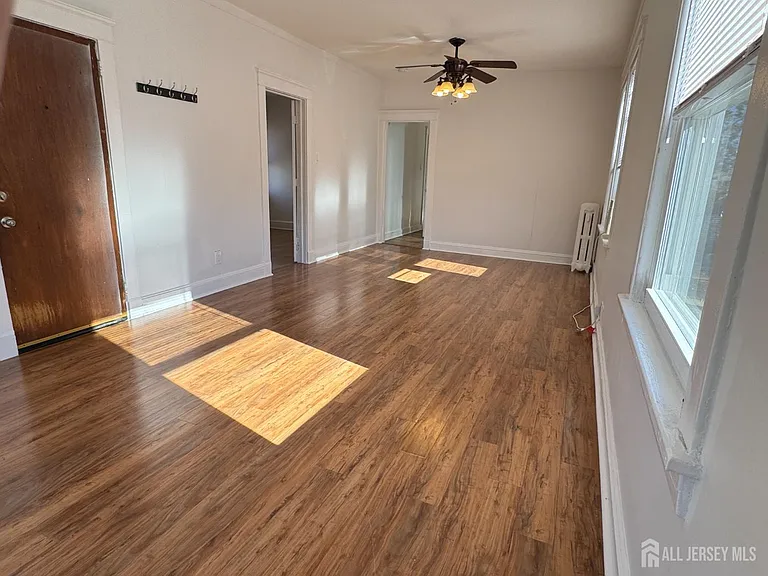 501 S 3rd Ave — Photo 6