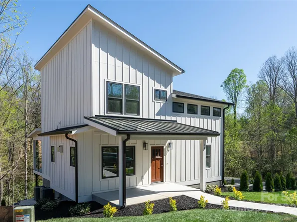 19 Winterhawk Dr, Arden, NC 28704