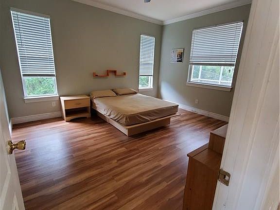 5th image of 4187 32nd Ave SE