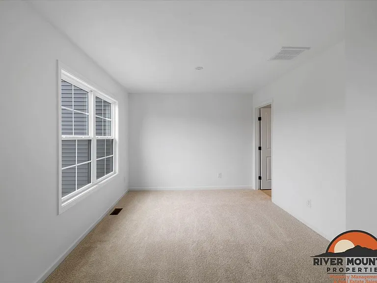 1995 Kyles Way — Photo 13