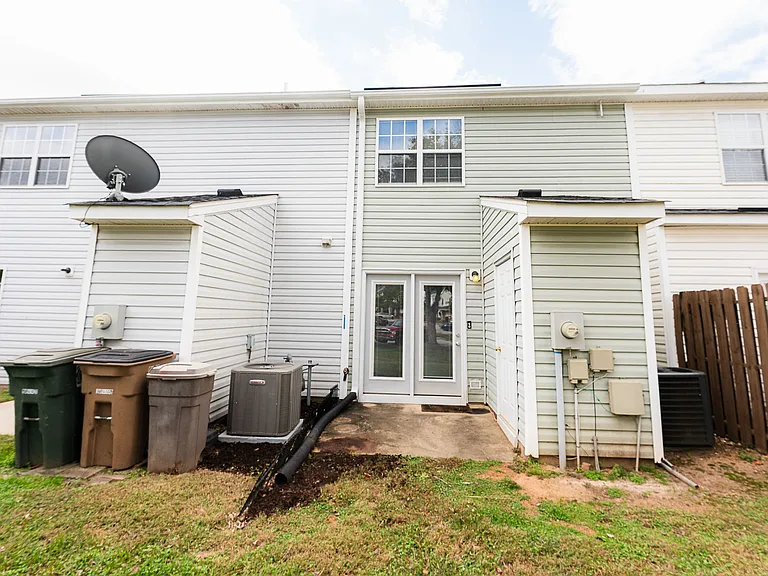 4505 Cross Ridge Ln — Photo 3