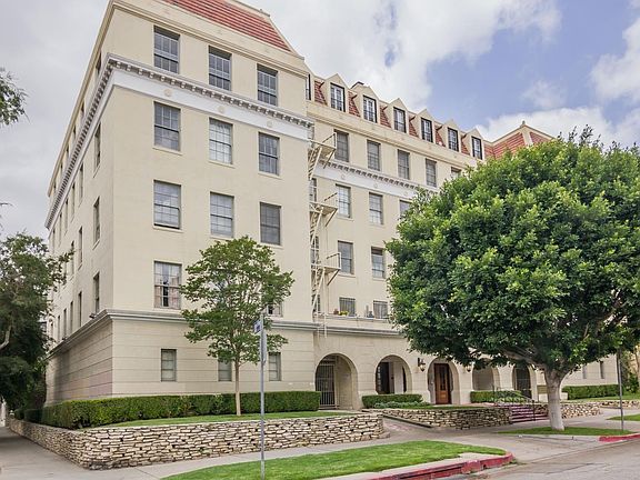 3rd image of 855 S Serrano Ave APT 23