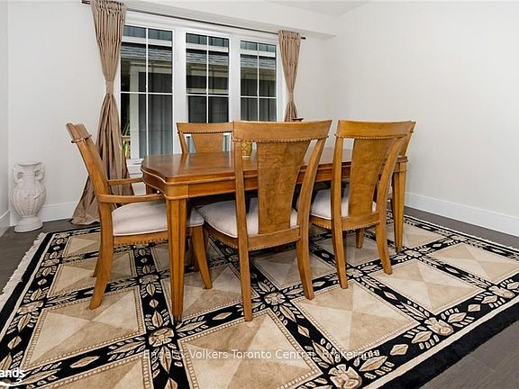 3rd image of 364 Yellow Birch Cres
