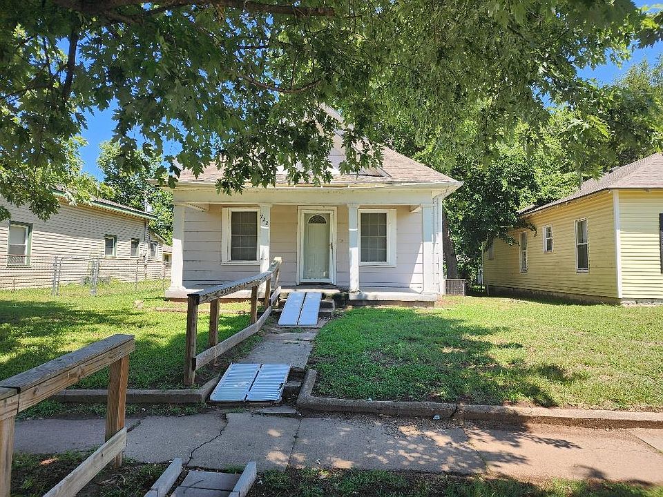1st image of 722 N A St