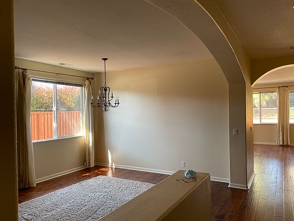 3rd image of 5005 Beach Wood Dr